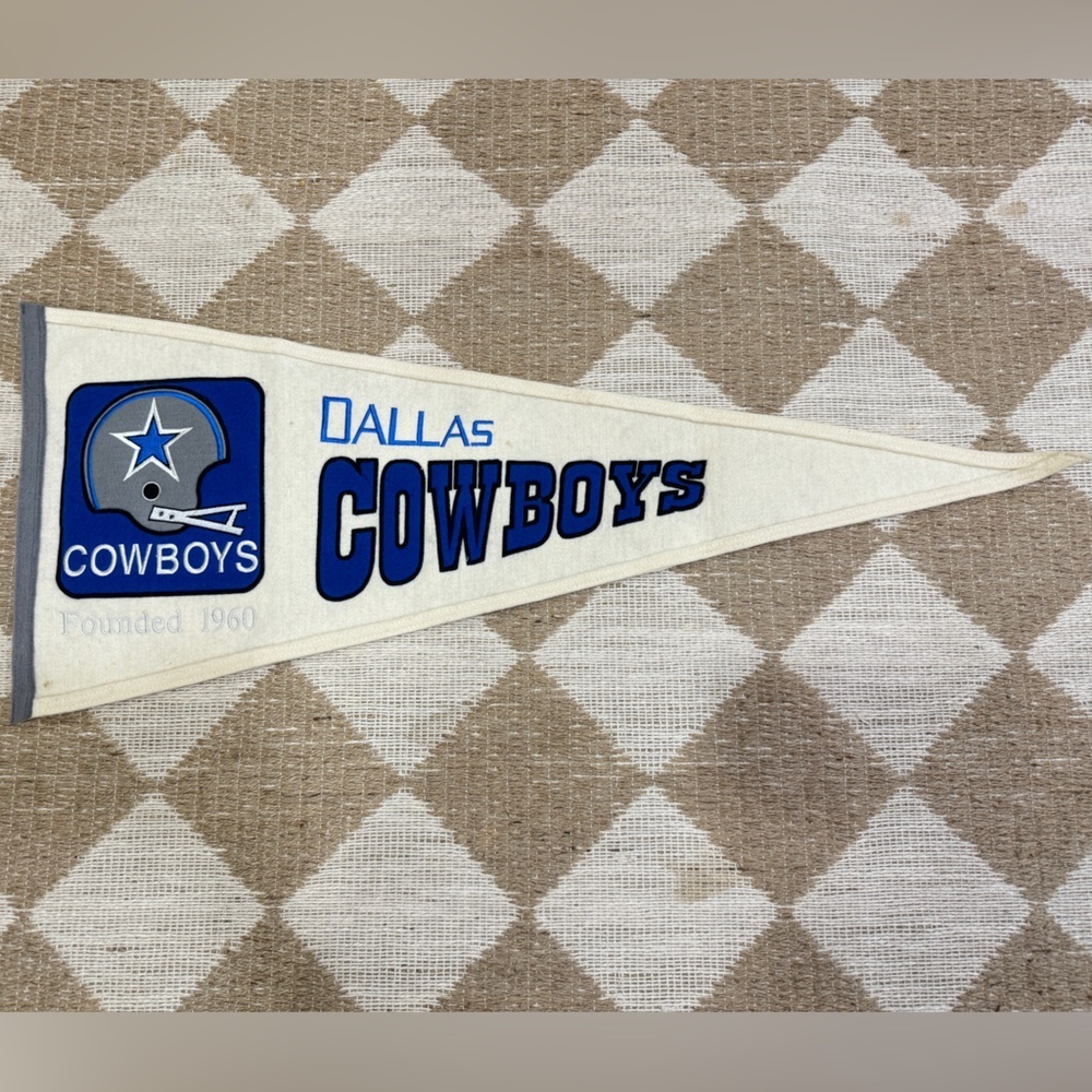 2004 Vintage NFL Dallas Cowboys Felt Pennant Flag Embroidered Helmet Logo decor